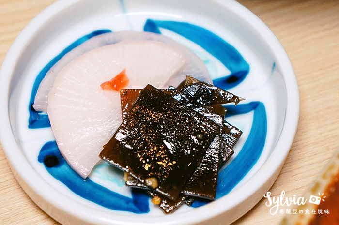 【新北板橋區】伊勢路-勝勢日式豬排(板橋大遠百店)。日本人氣豬排店新推出伊勢龍蝦、厚切牛舌、究好豬