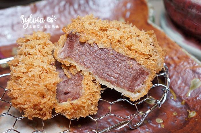 【新北板橋區】伊勢路-勝勢日式豬排(板橋大遠百店)。日本人氣豬排店新推出伊勢龍蝦、厚切牛舌、究好豬