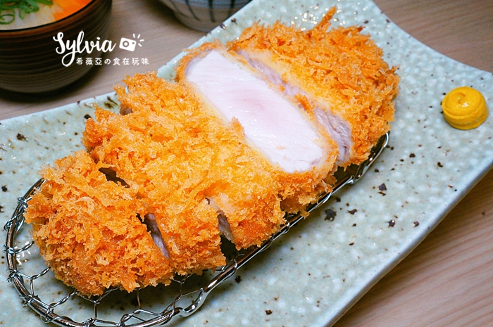 【新北板橋區】伊勢路-勝勢日式豬排(板橋大遠百店)。日本人氣豬排店新推出伊勢龍蝦、厚切牛舌、究好豬