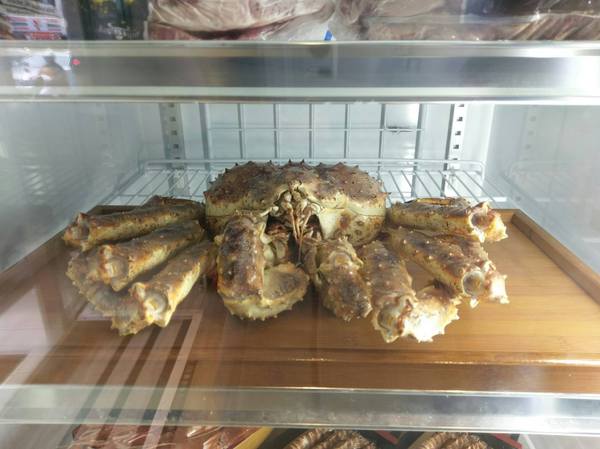 湯正黑潮涮涮：湯正黑潮涮涮-新莊真材實料火鍋  海產新鮮看的見  肉片也是超霸氣  份量絕對大到你不要不要的