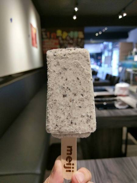 湯正黑潮涮涮：湯正黑潮涮涮-新莊真材實料火鍋  海產新鮮看的見  肉片也是超霸氣  份量絕對大到你不要不要的