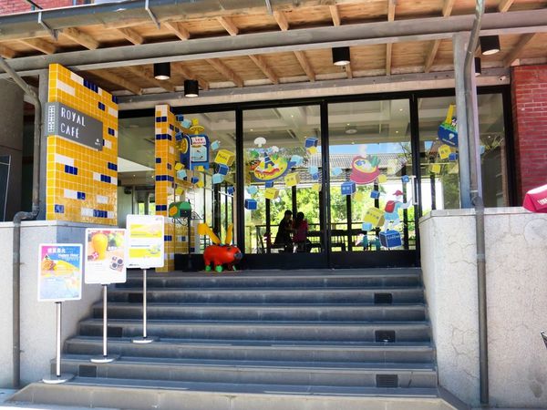 Royal Café01.jpg