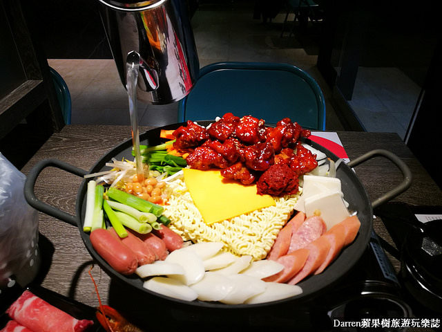 『桃園中壢韓式料理餐廳』釜山拉麵人氣店(中壢店)★每日限量超人氣龍蝦拉麵霸氣登場/肋排拉麵烤雞拉麵部隊鍋起司年糕鍋霸氣出擊