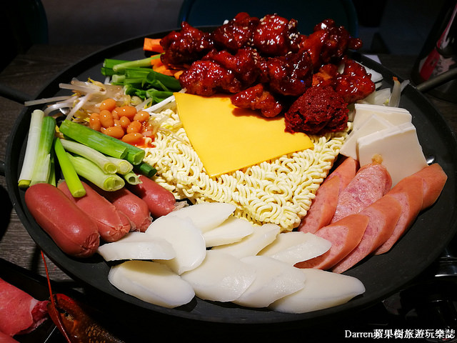 『桃園中壢韓式料理餐廳』釜山拉麵人氣店(中壢店)★每日限量超人氣龍蝦拉麵霸氣登場/肋排拉麵烤雞拉麵部隊鍋起司年糕鍋霸氣出擊