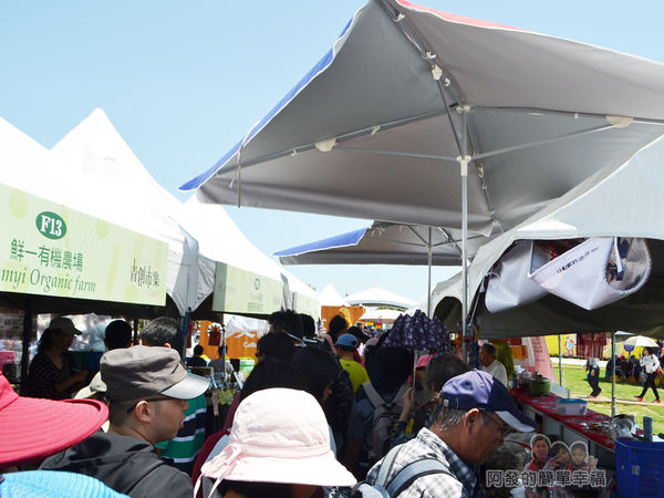 農業博覽會27-青創市集人潮.jpg