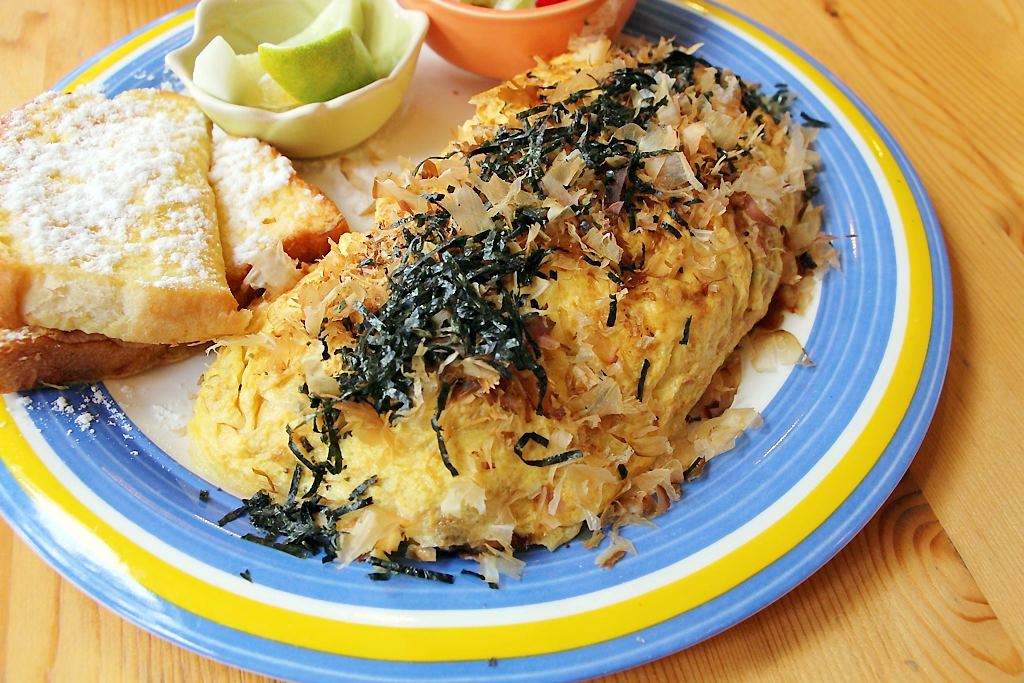 頌膾Brunch，小巧的店家卻有大大的滿足，帶小孩兒來也很不賴。 - 微笑Joe幸運