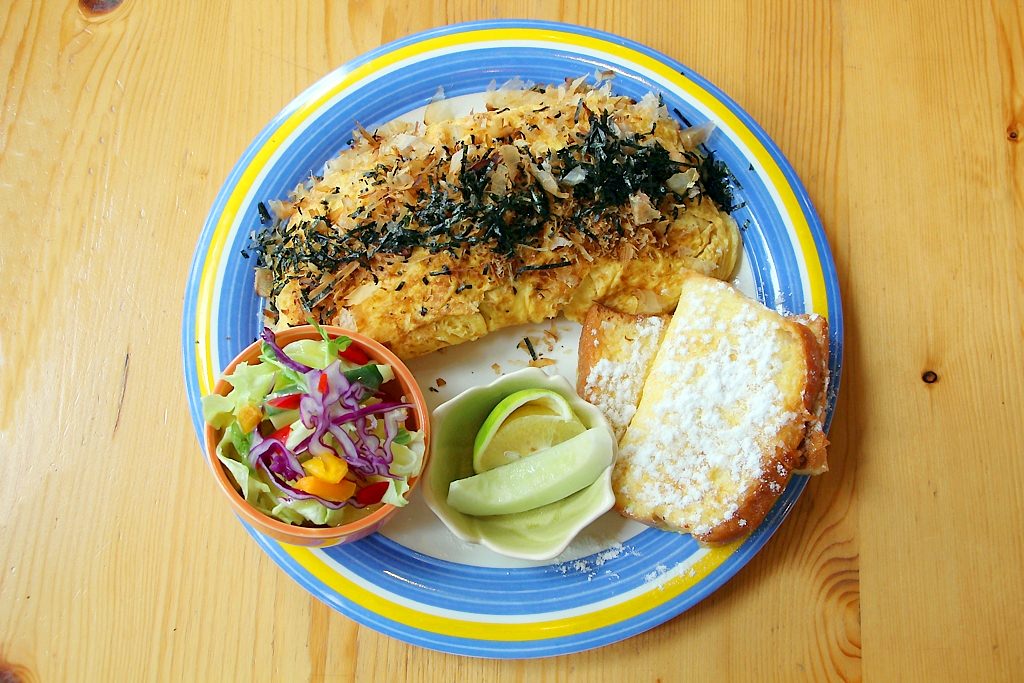 頌膾Brunch，小巧的店家卻有大大的滿足，帶小孩兒來也很不賴。 - 微笑Joe幸運