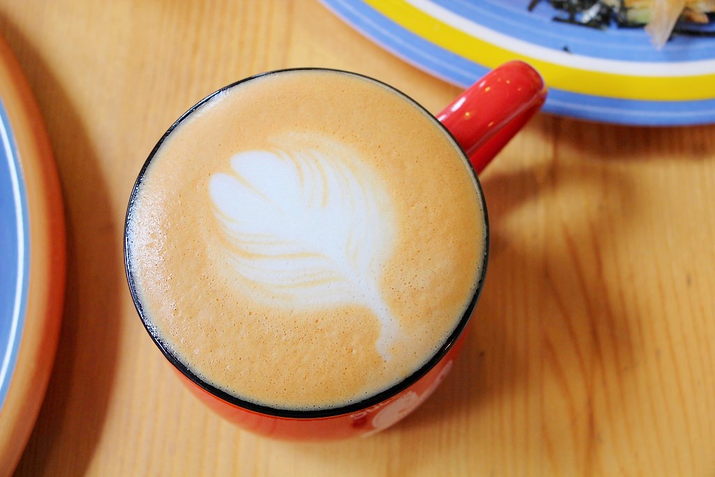 頌膾Brunch，小巧的店家卻有大大的滿足，帶小孩兒來也很不賴。 - 微笑Joe幸運