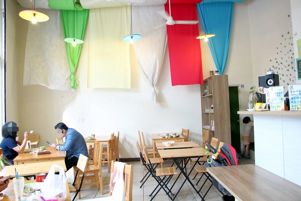 頌膾Brunch，小巧的店家卻有大大的滿足，帶小孩兒來也很不賴。 - 微笑Joe幸運