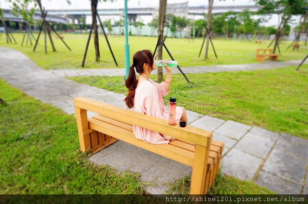 士林人氣飲料美食. 貝尼菲BENEFLY漸層飲料