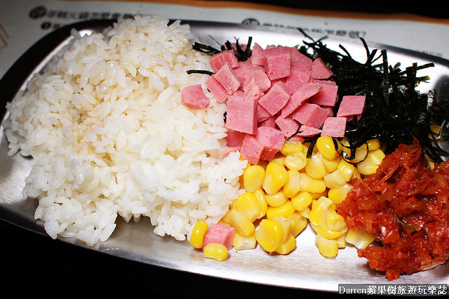 『台北捷運忠孝復興站美食』兩餐韓國年糕火鍋吃到飽(忠孝店)★吃到飽只要299平日四人同行一人免費吃到飽CP值破錶