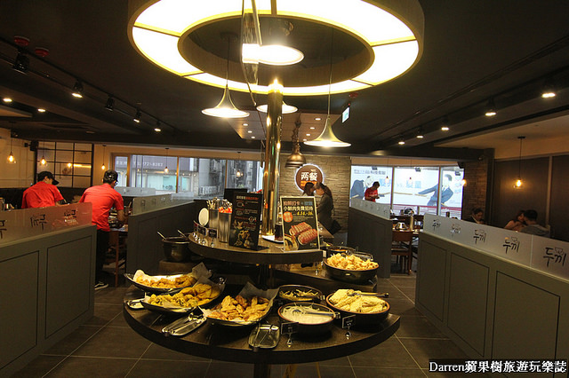 『台北捷運忠孝復興站美食』兩餐韓國年糕火鍋吃到飽(忠孝店)★吃到飽只要299平日四人同行一人免費吃到飽CP值破錶