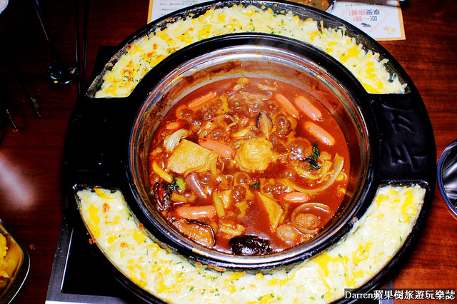 『台北捷運忠孝復興站美食』兩餐韓國年糕火鍋吃到飽(忠孝店)★吃到飽只要299平日四人同行一人免費吃到飽CP值破錶