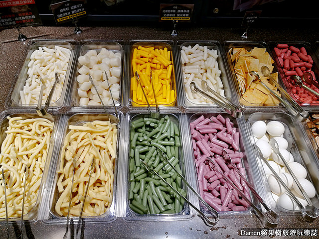 『台北捷運忠孝復興站美食』兩餐韓國年糕火鍋吃到飽(忠孝店)★吃到飽只要299平日四人同行一人免費吃到飽CP值破錶