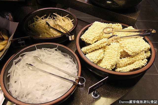 『台北捷運忠孝復興站美食』兩餐韓國年糕火鍋吃到飽(忠孝店)★吃到飽只要299平日四人同行一人免費吃到飽CP值破錶