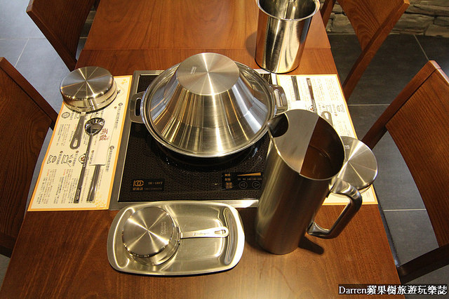 『台北捷運忠孝復興站美食』兩餐韓國年糕火鍋吃到飽(忠孝店)★吃到飽只要299平日四人同行一人免費吃到飽CP值破錶