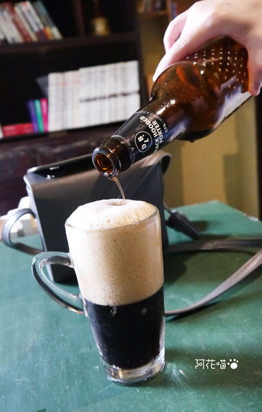 樓梯好陡:【老屋咖啡館│捷運民權西路站】台北也有老屋咖啡館『樓梯好陡』|咖啡|輕食|好物|網路|共同工作室|藝文|場地租借|