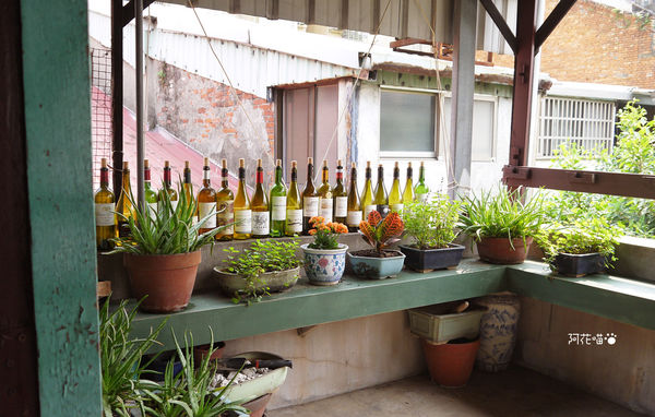 樓梯好陡:【老屋咖啡館│捷運民權西路站】台北也有老屋咖啡館『樓梯好陡』|咖啡|輕食|好物|網路|共同工作室|藝文|場地租借|