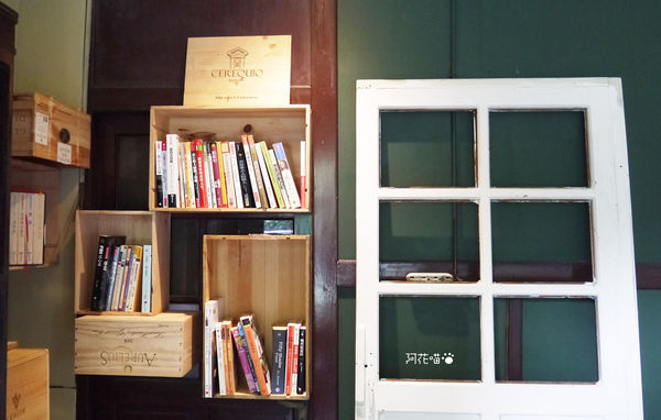 樓梯好陡:【老屋咖啡館│捷運民權西路站】台北也有老屋咖啡館『樓梯好陡』|咖啡|輕食|好物|網路|共同工作室|藝文|場地租借|