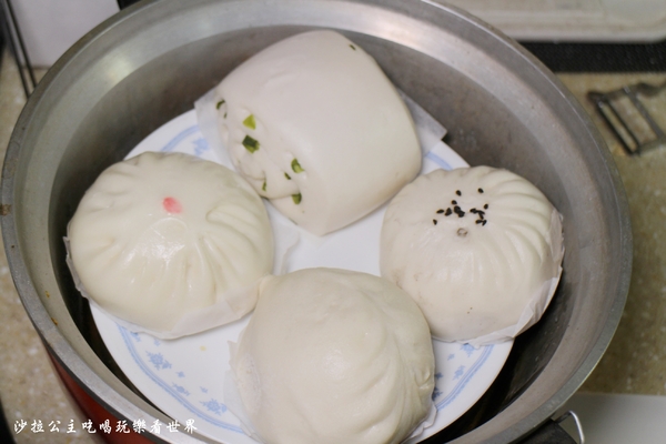 鑽石南瓜糕：北投石牌商城巷弄裡的得獎美食『鑽石南瓜糕』手工造型饅頭/包子/阿財鍋貼旁/宅配美食/捷運石牌站