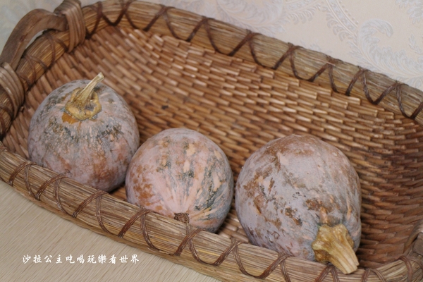 鑽石南瓜糕：北投石牌商城巷弄裡的得獎美食『鑽石南瓜糕』手工造型饅頭/包子/阿財鍋貼旁/宅配美食/捷運石牌站