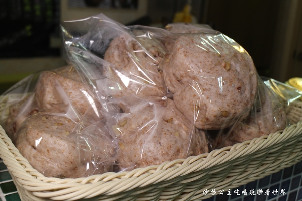 鑽石南瓜糕：北投石牌商城巷弄裡的得獎美食『鑽石南瓜糕』手工造型饅頭/包子/阿財鍋貼旁/宅配美食/捷運石牌站