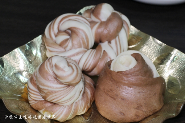 鑽石南瓜糕：北投石牌商城巷弄裡的得獎美食『鑽石南瓜糕』手工造型饅頭/包子/阿財鍋貼旁/宅配美食/捷運石牌站