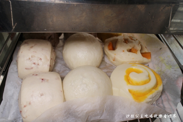 鑽石南瓜糕：北投石牌商城巷弄裡的得獎美食『鑽石南瓜糕』手工造型饅頭/包子/阿財鍋貼旁/宅配美食/捷運石牌站