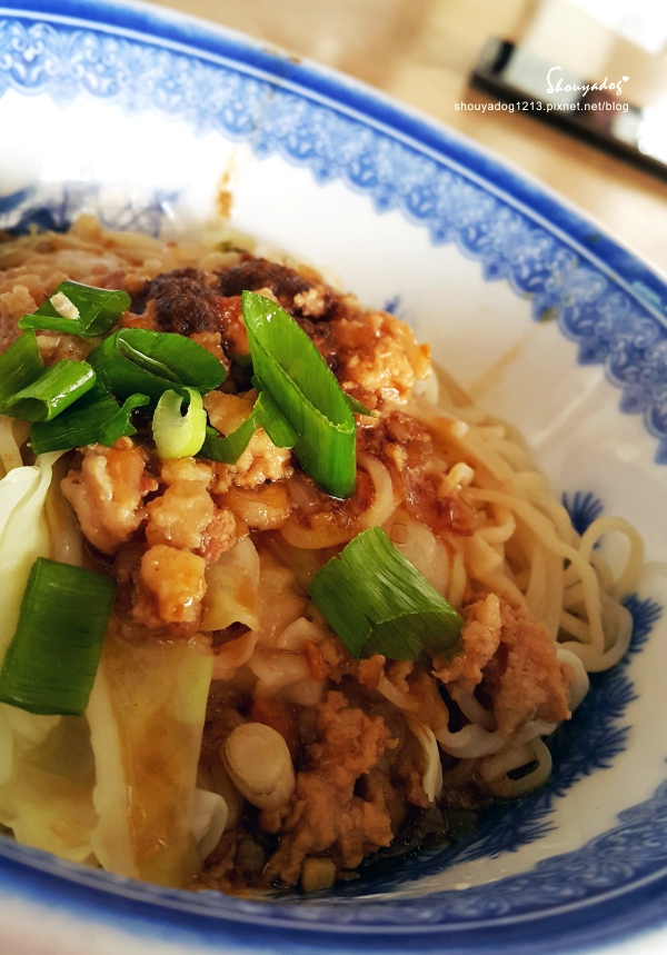 忠記麵店:【小吃麵攤】70年老店 忠記麵店 in大龍夜市商圈