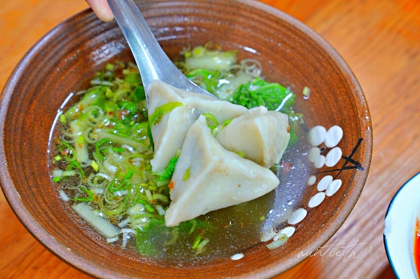 【桃園】龜山|辣食堂,吃了會嘶吼的剝皮辣椒麵、椒麻皮蛋,龜山美食推薦