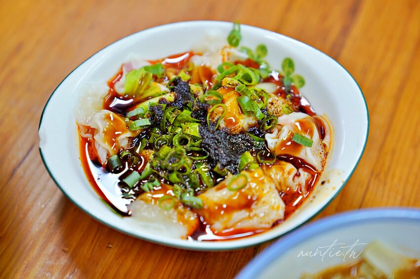 【桃園】龜山|辣食堂,吃了會嘶吼的剝皮辣椒麵、椒麻皮蛋,龜山美食推薦