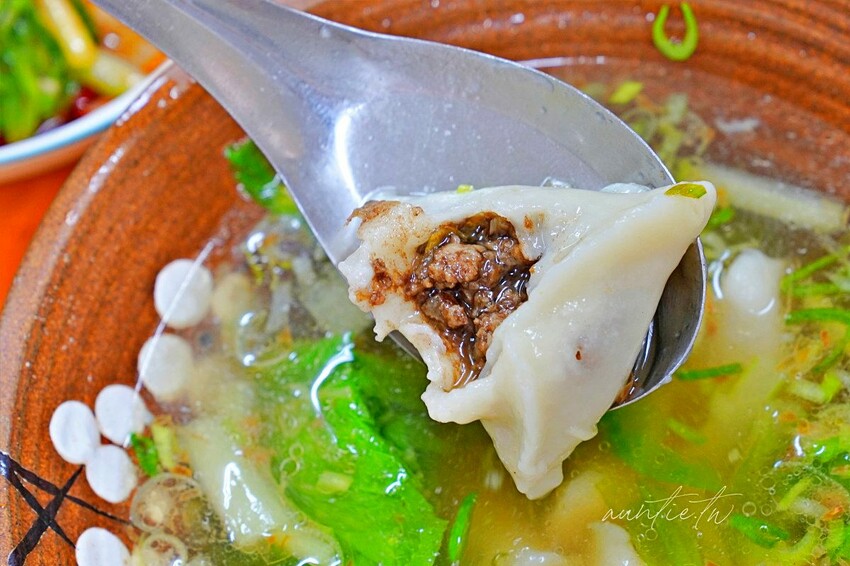 【桃園】龜山|辣食堂,吃了會嘶吼的剝皮辣椒麵、椒麻皮蛋,龜山美食推薦