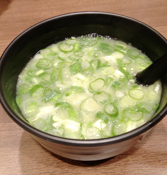 初牛(公館店)：台北公館 初牛 厚切牛排丼 味增湯喝到飽  吃丼飯的好選擇