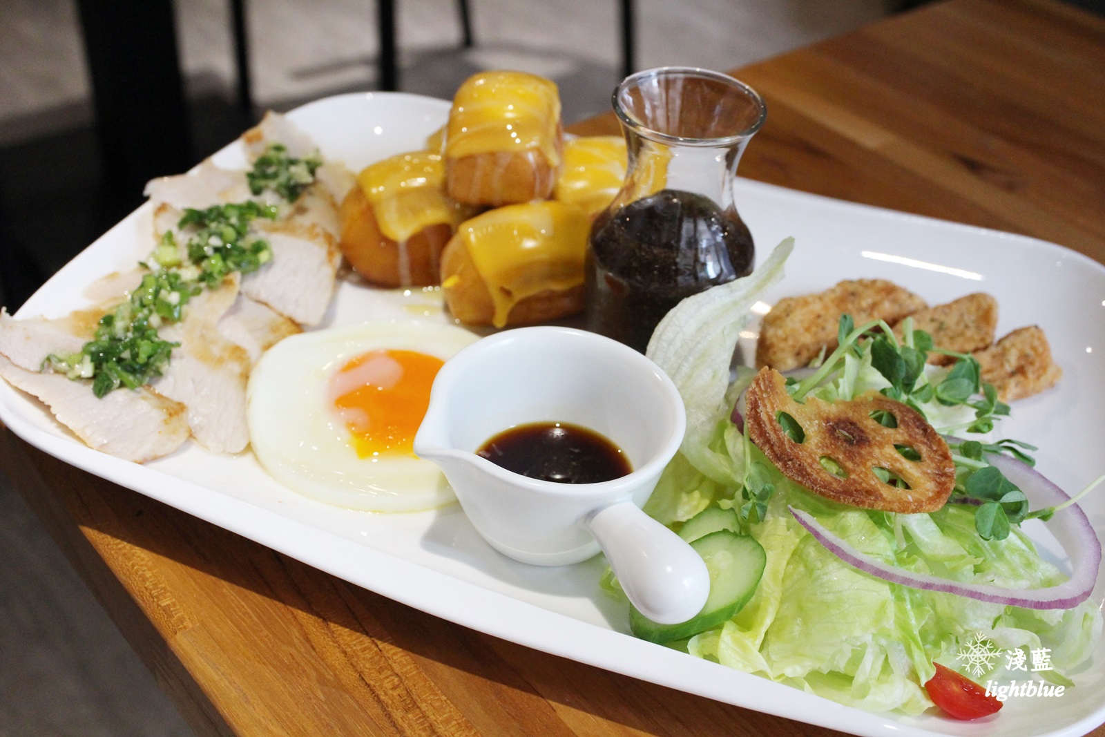 [ 南京復興站美食 ] 淺藍 × 小小  LITTLE BY LITTLE～全日早午餐，免費wifi插座不限時