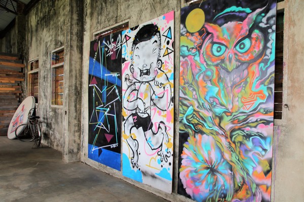 優雅農夫藝文農場：【台南後壁景點】優雅農夫藝文農場~優雅的巨形農夫守護著這塊園地，大家愛的吉米、樹屋、巨形椅、當鞦韆及沙坑，都很適合親子一起過來，情境式美拍場景多到拍不完