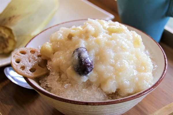 優雅農夫藝文農場：【台南後壁景點】優雅農夫藝文農場~優雅的巨形農夫守護著這塊園地，大家愛的吉米、樹屋、巨形椅、當鞦韆及沙坑，都很適合親子一起過來，情境式美拍場景多到拍不完