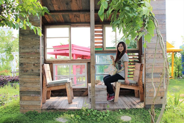 優雅農夫藝文農場：【台南後壁景點】優雅農夫藝文農場~優雅的巨形農夫守護著這塊園地，大家愛的吉米、樹屋、巨形椅、當鞦韆及沙坑，都很適合親子一起過來，情境式美拍場景多到拍不完