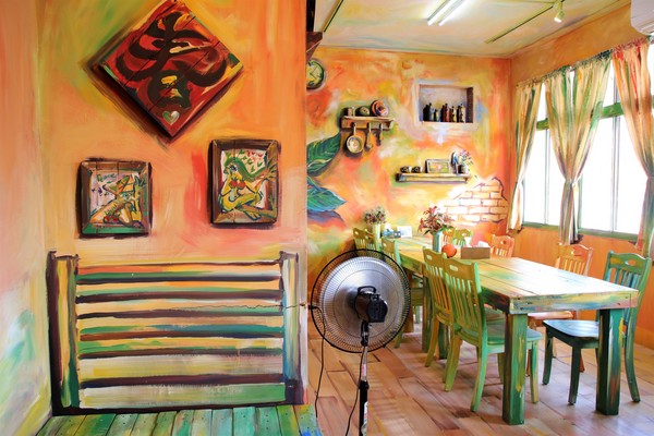 優雅農夫藝文農場：【台南後壁景點】優雅農夫藝文農場~優雅的巨形農夫守護著這塊園地，大家愛的吉米、樹屋、巨形椅、當鞦韆及沙坑，都很適合親子一起過來，情境式美拍場景多到拍不完