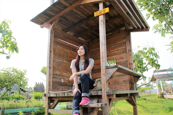 優雅農夫藝文農場：【台南後壁景點】優雅農夫藝文農場~優雅的巨形農夫守護著這塊園地，大家愛的吉米、樹屋、巨形椅、當鞦韆及沙坑，都很適合親子一起過來，情境式美拍場景多到拍不完