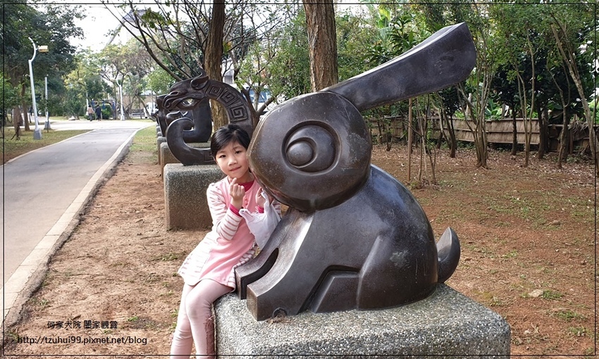 林口樂活公園(捷運車廂公園)特色公園+共融公園+特色溜滑梯 19.jpg