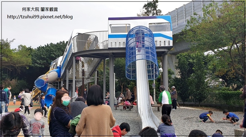 林口樂活公園(捷運車廂公園)特色公園+共融公園+特色溜滑梯 08.jpg