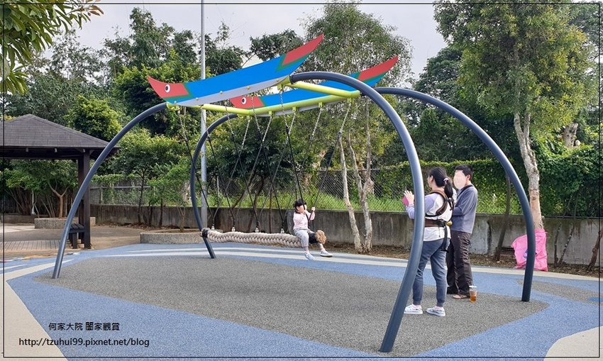 林口樂活公園(捷運車廂公園)特色公園+共融公園+特色溜滑梯 26.jpg