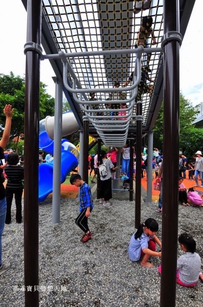 捷運溜滑梯-12.JPG