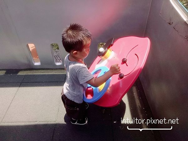 林口樂活公園捷運車廂遊具4.jpg 林口樂活公園捷運車廂遊具4.jpg