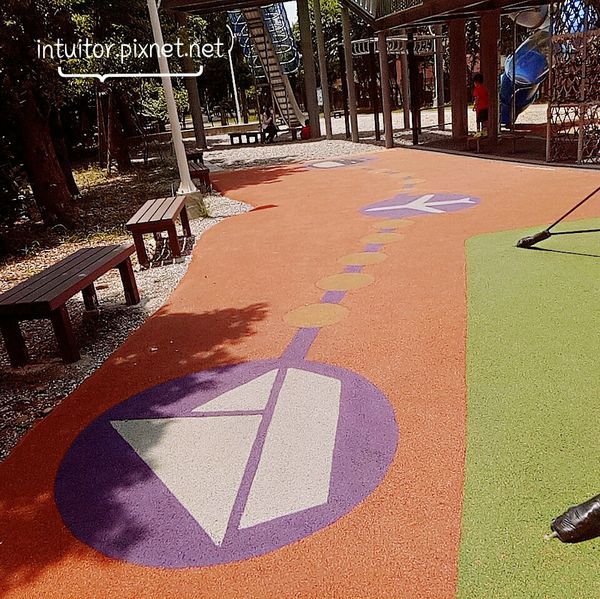 林口樂活公園捷運車廂遊具6.jpg 林口樂活公園捷運車廂遊具6.jpg