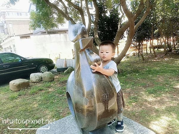 林口樂活公園雞腿寶與咕雞.jpg 林口樂活公園雞腿寶與咕雞.jpg