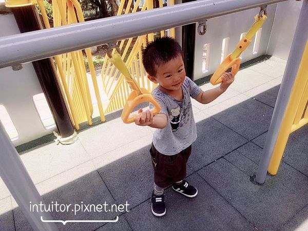 林口樂活公園捷運車廂遊具.jpg 林口樂活公園捷運車廂遊具.jpg