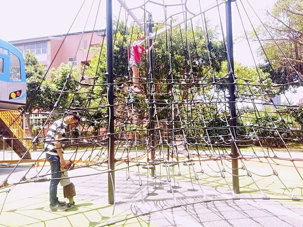 林口樂活公園高塔爬網.jpg 林口樂活公園高塔爬網.jpg