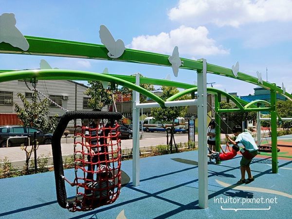 林口樂活公園鞦韆.jpg 林口樂活公園鞦韆.jpg