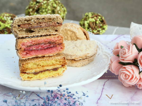 Rivon禮坊(中山店)：喜餅推薦│禮坊RIVON〃新法式手工喜餅禮盒，一個人吃也不會膩的喜餅！浪漫紫色大理石紋搭配燙金禮盒